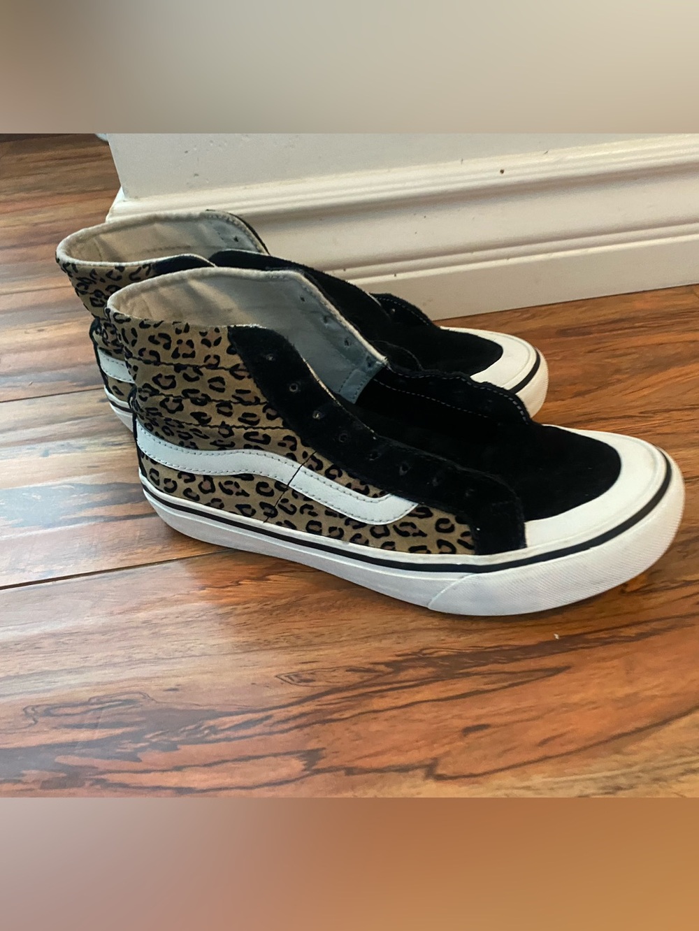 Vans Leopard Print Sk8-Hi Sneakers in Black and Tan 7.5